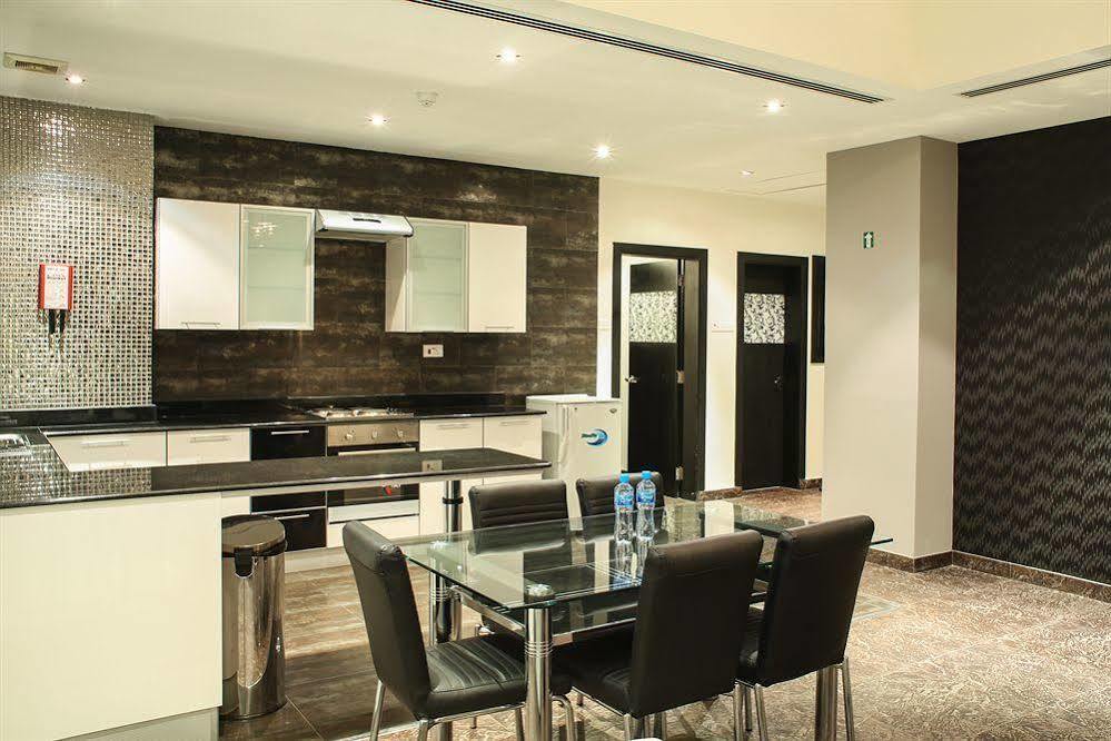 Loumage Hotel & Suites Манама Екстер'єр фото